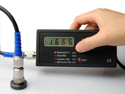 China Portable Vibration Tester True RMS Measurement Measuring Vibration Velocity , Displacement for sale