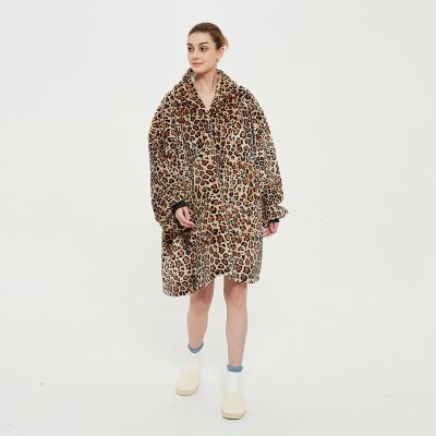 China 420g Breathable Women's Winter Size Thick Warmer Leopard Coats Long Hooded Jacket Women's Winter Soft Crop Heavy Jacket Hoodie for sale