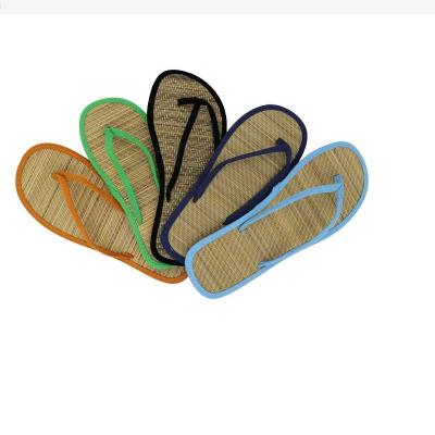 China Custom Bamboo Slippers Straw Flip Flops Women Hotel Slippers Disposable High Quality Eco Friendly Straw Amenities Hotel Slippers for sale