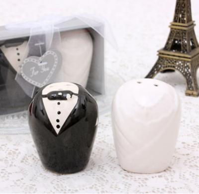 China Heart Shape Mr& Mrs. Shakes Set Best Homecoming Shakers Wedding Gifts Newlyweds Ceramic Salt and Pepper Shakers Wedding Favor for Wedding Homecoming Gifts for sale