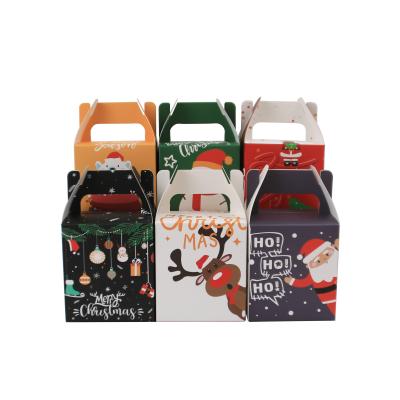 China Portable Gift Bag Paper Bag Christmas Gift Bag Lucky Party Gift With Boyfriend &Girlfriend For Celebrations for sale