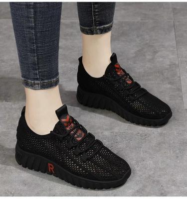 China Anti-Odor 2024 Women Casual Shoes soft sole Breathable Walking Mesh Flat Shoes Sneakers Women 2021 Vulcanized Shoes White Female Footwear for sale