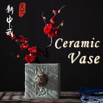 China Retro Wholesale Traditional Chinese Style Ceramic Vase Flower Vase Modern Design Decor Items Ceramic Home Decoration for sale