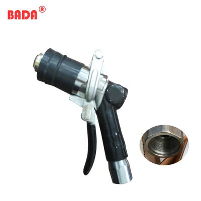 China Liquefied Petroleum Gas LPG Dispensing Nozzle TB3 lpg Nozzle With Lock Standard for sale