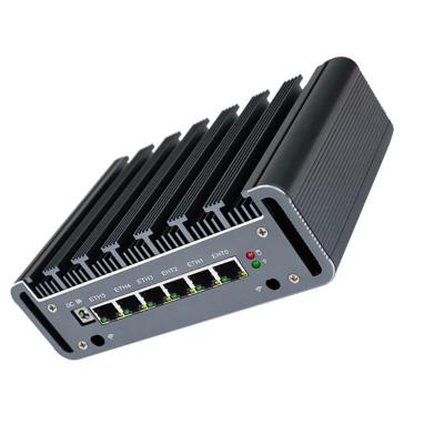 China Quad kern 8e generatie i5-8250U / i7-8550U 6 Gigabit LAN Firewall mini-pc Industriële computer PFsense Te koop