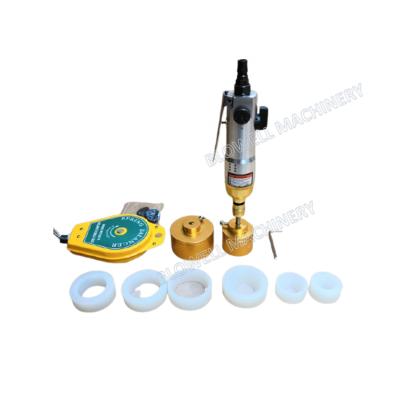 China Manual 28mm 30mm 38mm Screw Cap Beverage Oil Plastic Capper Pneumatic Mini Water Bottle Capping Machine for sale