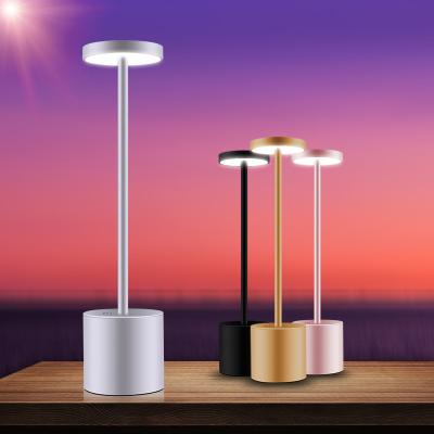 China Modern Home Style USB Battery Table Lamp Aluminum Rechargeable Cordless LED Table Lamp for sale