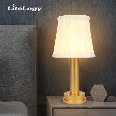 China Touch Controlled Modern Touch Table Lamp Dimmable Touch Control Bedside Lamp for sale