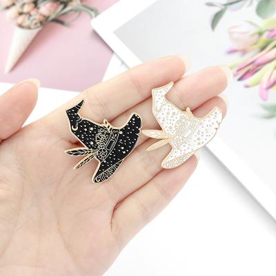 China Hot Selling 2 Folk Art Alloy Paint Enamel Witch Hat Pin for sale