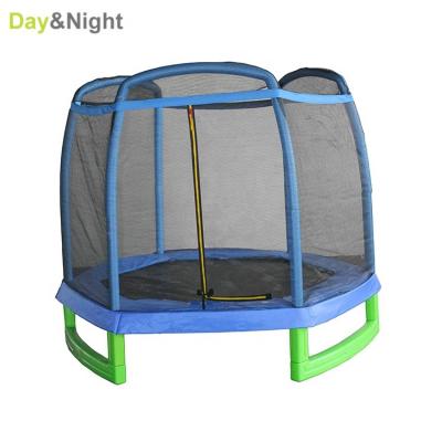 China With Net 2020 New Arrival Protective 15ft 8ft Outdoor Trampoline With Net M01A009 Child Care for sale