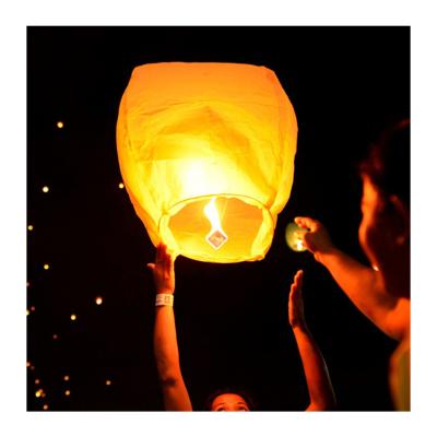 China Biodegradable China Chinese Sky Lanterns For Weddings Party Festivals Birthday Memorials And More for sale