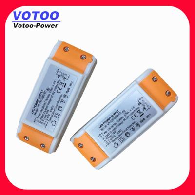 China constante het Voltage van hoofd 15Watt 12V 1.25A Bestuurder 50Hz/60Hz met Oranje/Blauwe/Witte Kleur Te koop