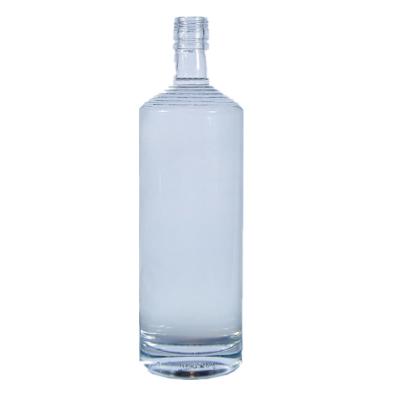 China 1000ml Fancy Beverage Vodka Liquor Liquor Whiskey Glass Bottle With Lid for sale