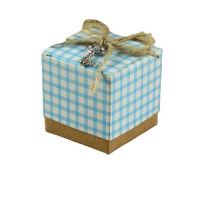 China Recyclable wedding paper plaid cube candy decoration red and blue box with main burlap bow chocolate gift bags for baby shower for sale