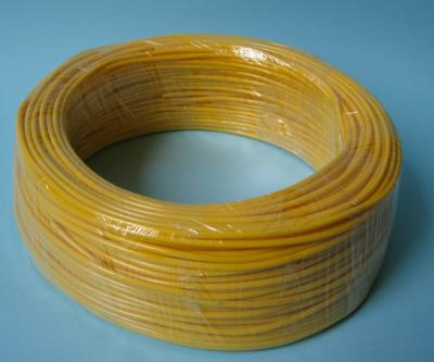 Chine Estimation de PVC de la tension 600V/300V flexible jaune de tuyauterie, tuyau flexible de PVC pour le harnais de fil à vendre