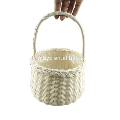 China Sustainable Wedding Decoration Flower Rattan Storage Baskets Fruit Basket Bread Basket for sale