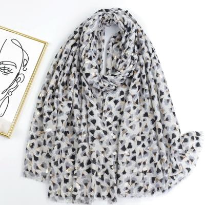 China Polyester Wholesale Style Summer Fashionable Scarf New In Polyester Scarves for sale