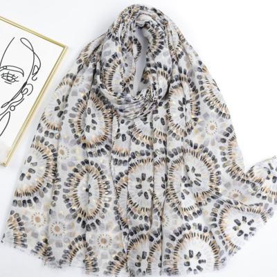 China Polyester Wholesale Style Summer Fashionable Scarf New In Polyester Scarves for sale