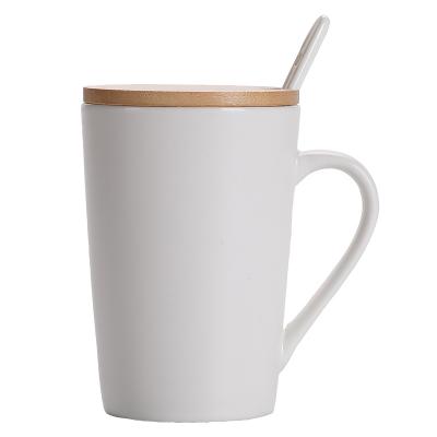 China Viable Custom Logo 400ml Ceramic Cup Reusable Amazon Bone China Coffee Mug With Lid And Bamboo Spoon for sale