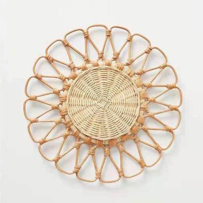 China Sustainable Single Rattan Plate Place Mat Round Heat Insulation American Place Mat for sale