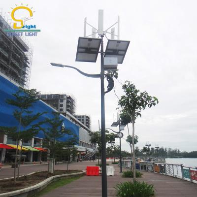 China ROAD Long Life High Efficient Wind Controller Solar Hybrid Street Light for sale