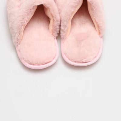 China Fashion Trend Women Indoor Soft Shoes Men's Winter Warm Home Room Slippers Luxury Slippers For Women for sale