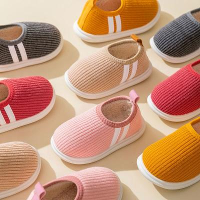 China New Popular Cute Fluffy Children's Slippers Cartoon Breathable Slippers For Lovely Children Kids Slippers for sale