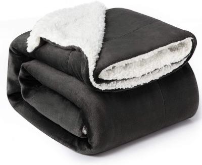 China Anti Static Microfiber Sherpa Fleece Flannel Throws Blanket Super Soft Sherpa Blanket for sale