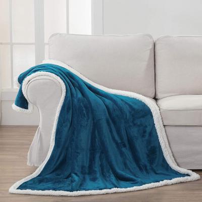 China Green Custom Portable Anti-static Comfortable Soft Plush Sherpa Fashion Sherpa Blanket Lightweight Throw Blanket for sale