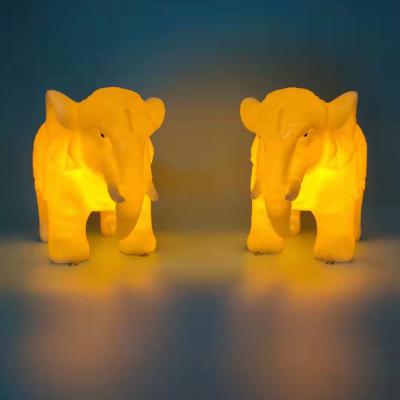 China Cute Garden Factory Direct Park Lamp Side Elephant Warm/White Lighting Solar Light for Gate and Garden for sale