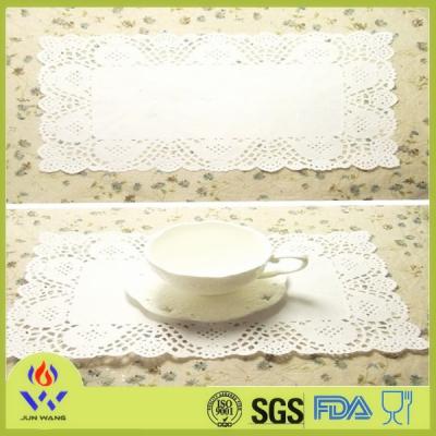 China Sustainable Safety Food Grade And Greaseproof Lace Doilies Paper Doilies for sale