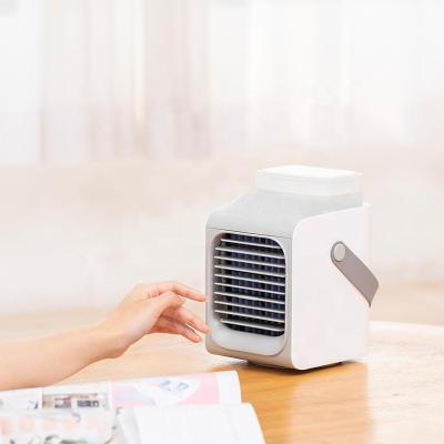 China Lower Noise This Best Year 350ML Water Spray Air Cooler Fan Mini Conditioner Fan With Auto Rotation 4000mAh for sale