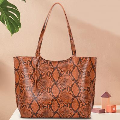 China Lady Snakeskin Structured PU Woman Bucket Handbag Waterproof Waterproof Sublimation Ready To Ship Empty Woman Tote Bag With PU Zipper for sale