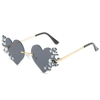 China Multi Color Sunglasses Women Shade Popular Beads Shape Sunglasses Heart Shades Glasses Cute Eyewear 1201 for sale