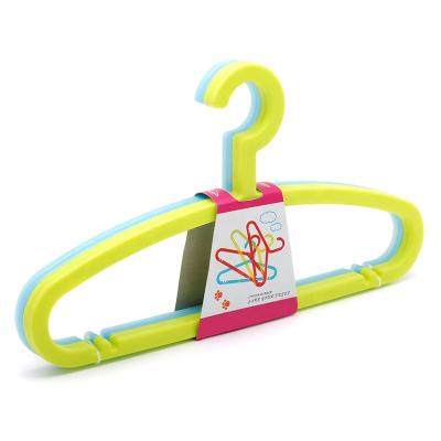 China Supplier LINDON Factory Wholesale Cheap Flat Rated Plastic Hanger for sale