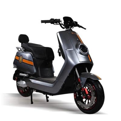 China Disc Brake Rear Scooter Adult 2000w Power Front Electric Motorcycle With Lithium Battery 190cm*60cm*108cm for sale