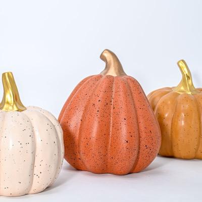 China Lovely wholesale modern hand painting gold halloween decor ceramic pumpkin for decor for sale