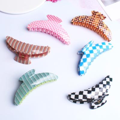 China Newest Design 12.5cm Fashion Extra Large Claw Cuts Controller Hair Claw Acetate Hair Claw Large Size Woman Fashion Hair Accessories for sale