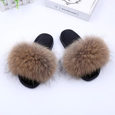 China Fashion Trend Luxury Women's Genuine Raccoon Fur Slippers Shoes Flat Shape Fur Sandals Indoor Outdoor Handmade Female Slides for sale