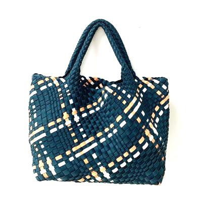 China Fashion Neoprene Woven Handcrafted Women Bag Waterproof Tote Bag Casual Summer Tote Neoprene Beach Bag for sale