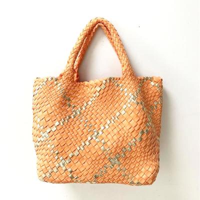 China Water Resistant Handcrafted Women Woven Bag Neoprene Waterproof Beach Tote Bag With Small Neoprene Pocket for sale