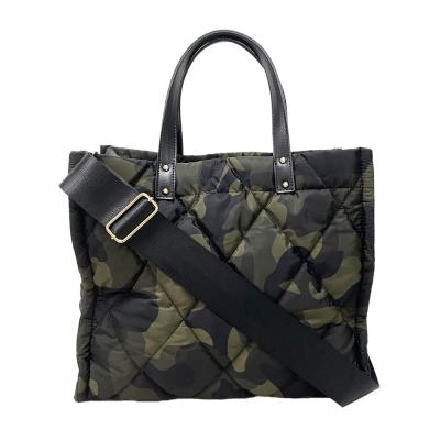 China 2021 Fashion PORTABLE Camouflage Color Stitched Bag Messenger Tote Bag Women Handbag for sale