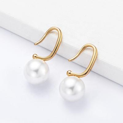 China Eco-Friend Design Jewelry 18K Latest Chunky White Pearl Hoop Earrings Gold Plated Circle For Women for sale