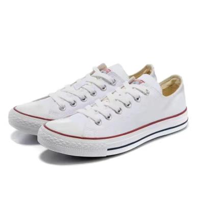 China Fashion trend men's and girls' college couple canvas shoes can be LOGO upper breathable low fashion customized skateboard outdoor casual shoes for sale