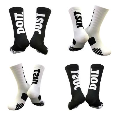 China Free Sample Hot Wholesale Cheap Fashion Men's Breathable Cotton Basketball Sports Socks Increasing Crew Socks Soccer Socks for sale