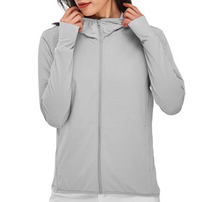 China Long Sleeve Womens Sun Protection UPF 50+ UV Outdoor Jacket Hooded Skin Apparel For Running , Hiking for sale