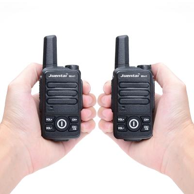 China Yes Juentai Mini1 World's Smallest Mini Walkie Talkie On The Li-polymer 1.5W 850mAh With Flashlight for sale