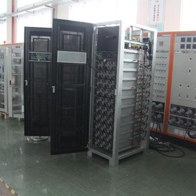 China Modular en línea sube la fuente de alimentación ininterrumpida trifásica 20KVA a 300KVA en venta