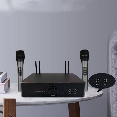 China Handheld Microphone Portable UHF Dual Handheld Wireless Microphone Mic with Echo & BT for TV  Projector Karaoke Machine for sale