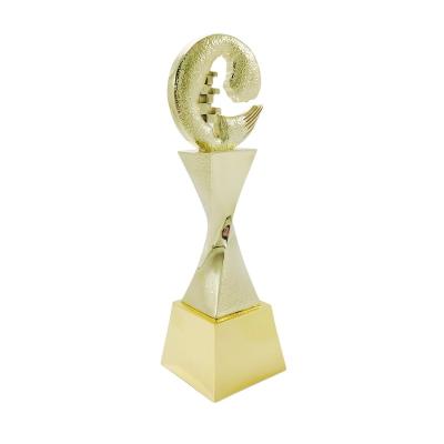 China New Design China Metal Trophy Factory Manufacture Customized Metal Logo Trophy Awards for sale